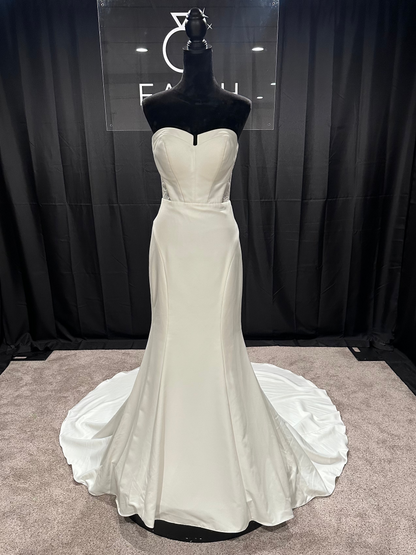 Essence of Australia D3546 Size 10