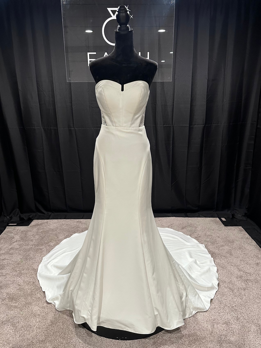 Essence of Australia D3546 Size 10