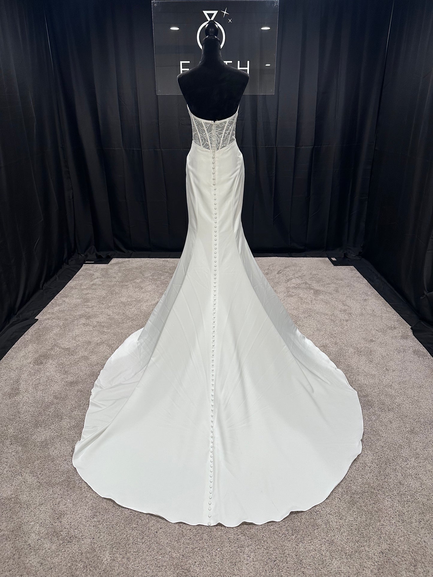 Essence of Australia D3546 Size 10