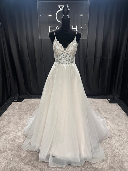 Christina Wu 19276 Size 8