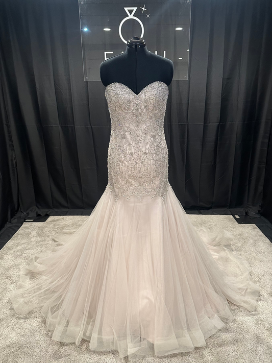Essence of Australia D2195 Size 14
