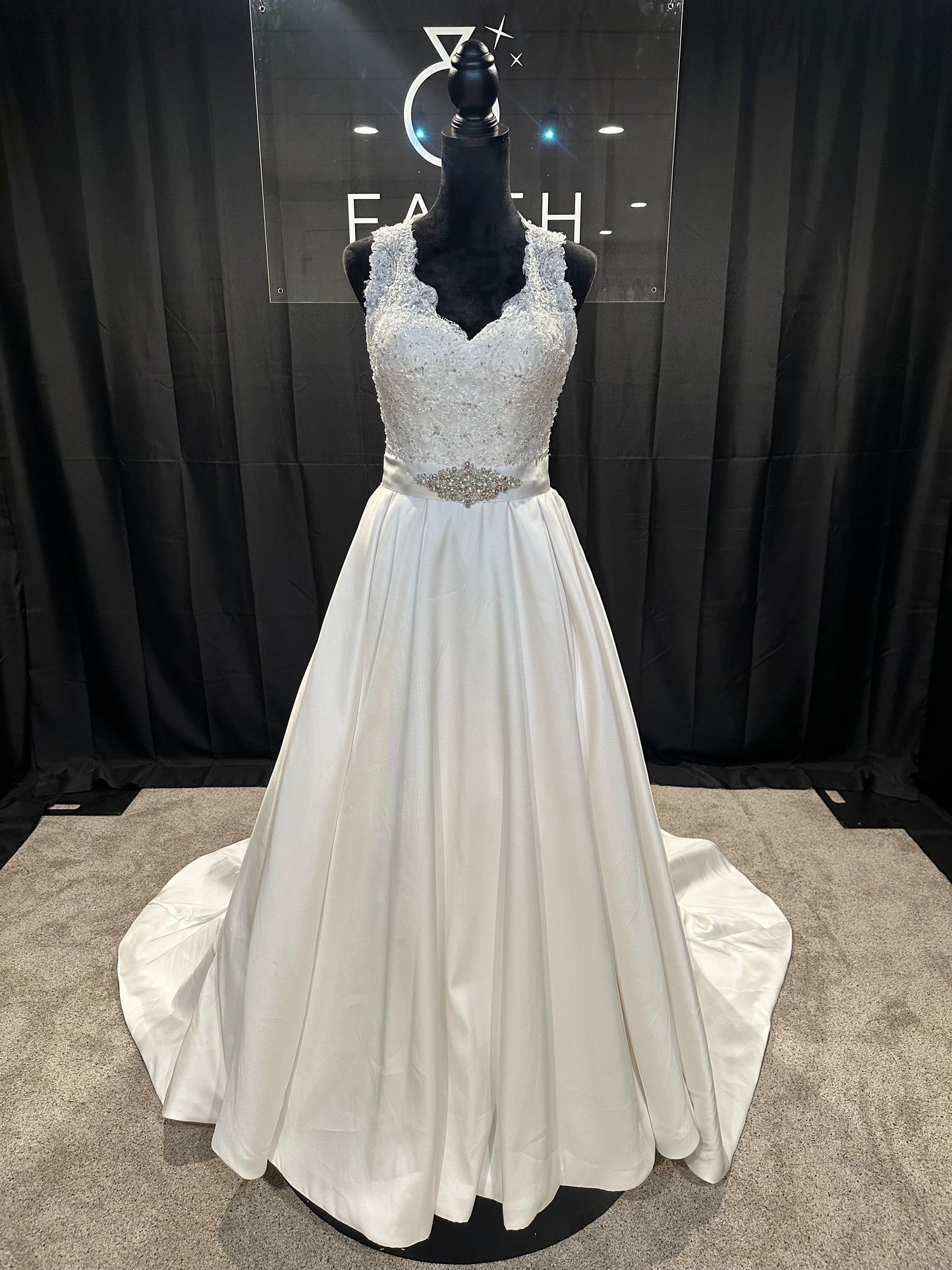 Stella York 5902DM Size 8