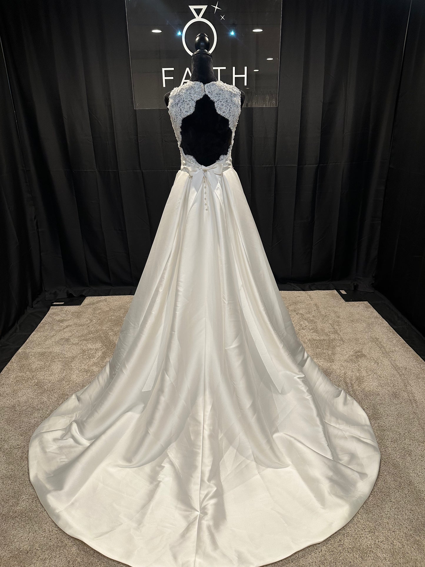 Stella York 5902DM Size 8