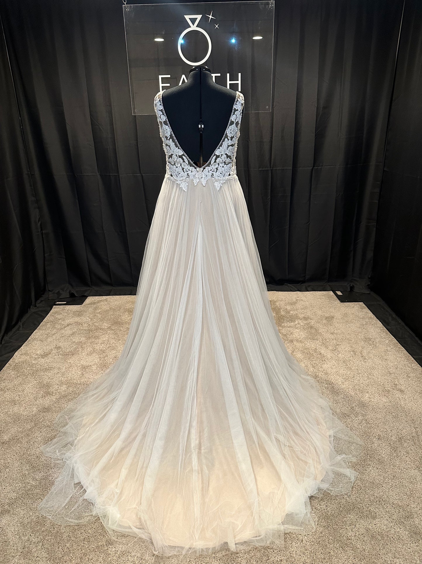 Christina Wu 19189 Size 18