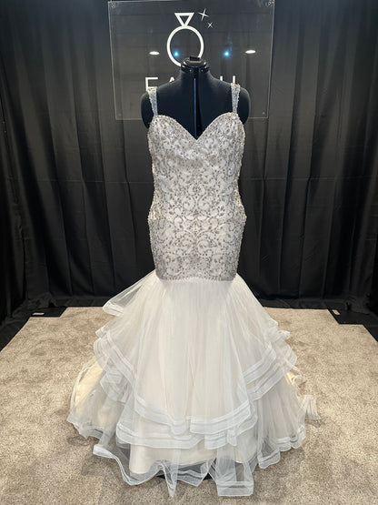 Christina Wu 15683 Size 16