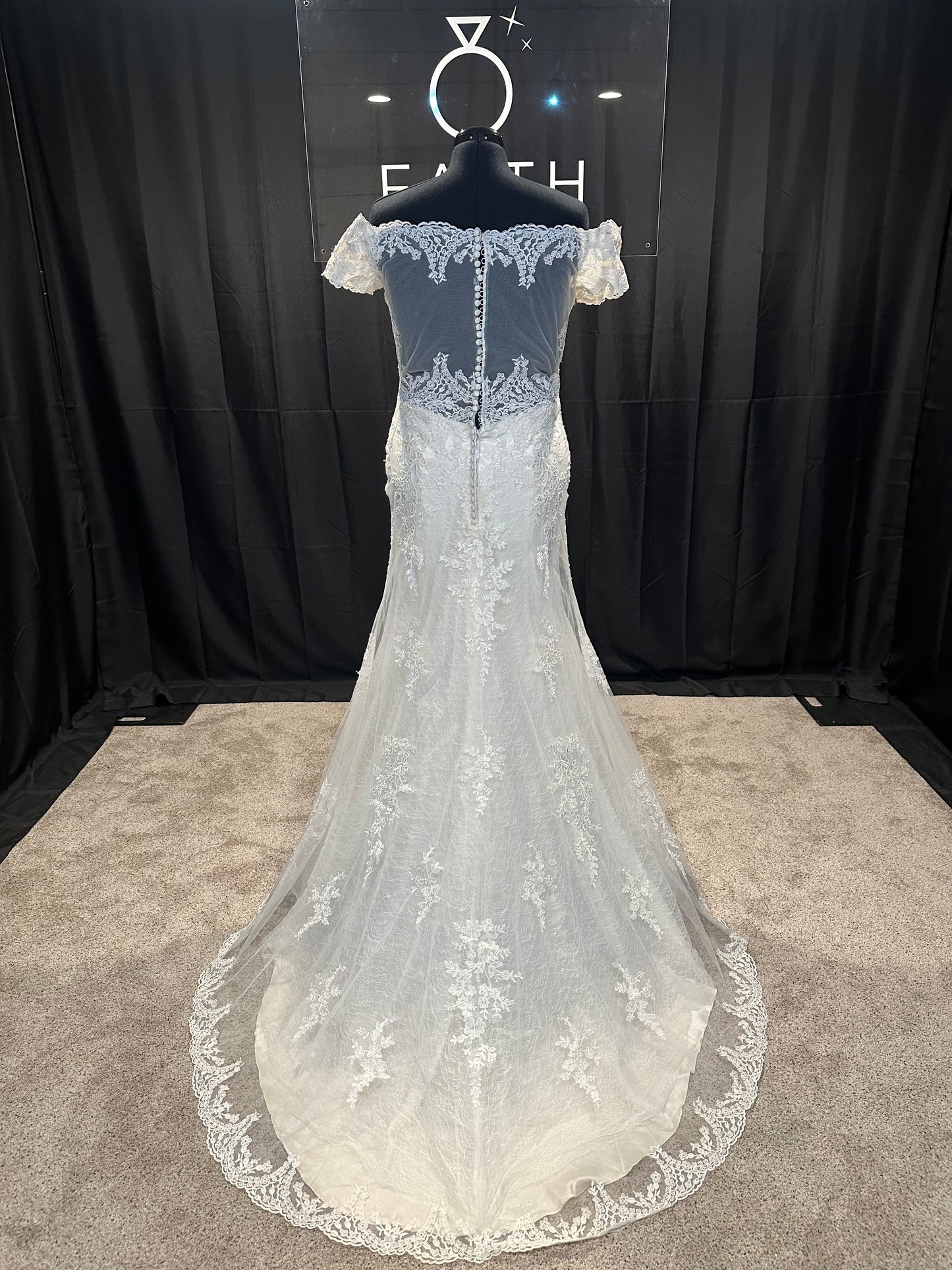 Christina Wu 18017 Size 16