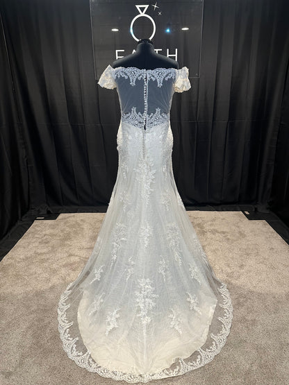 Christina Wu 18017 Size 16