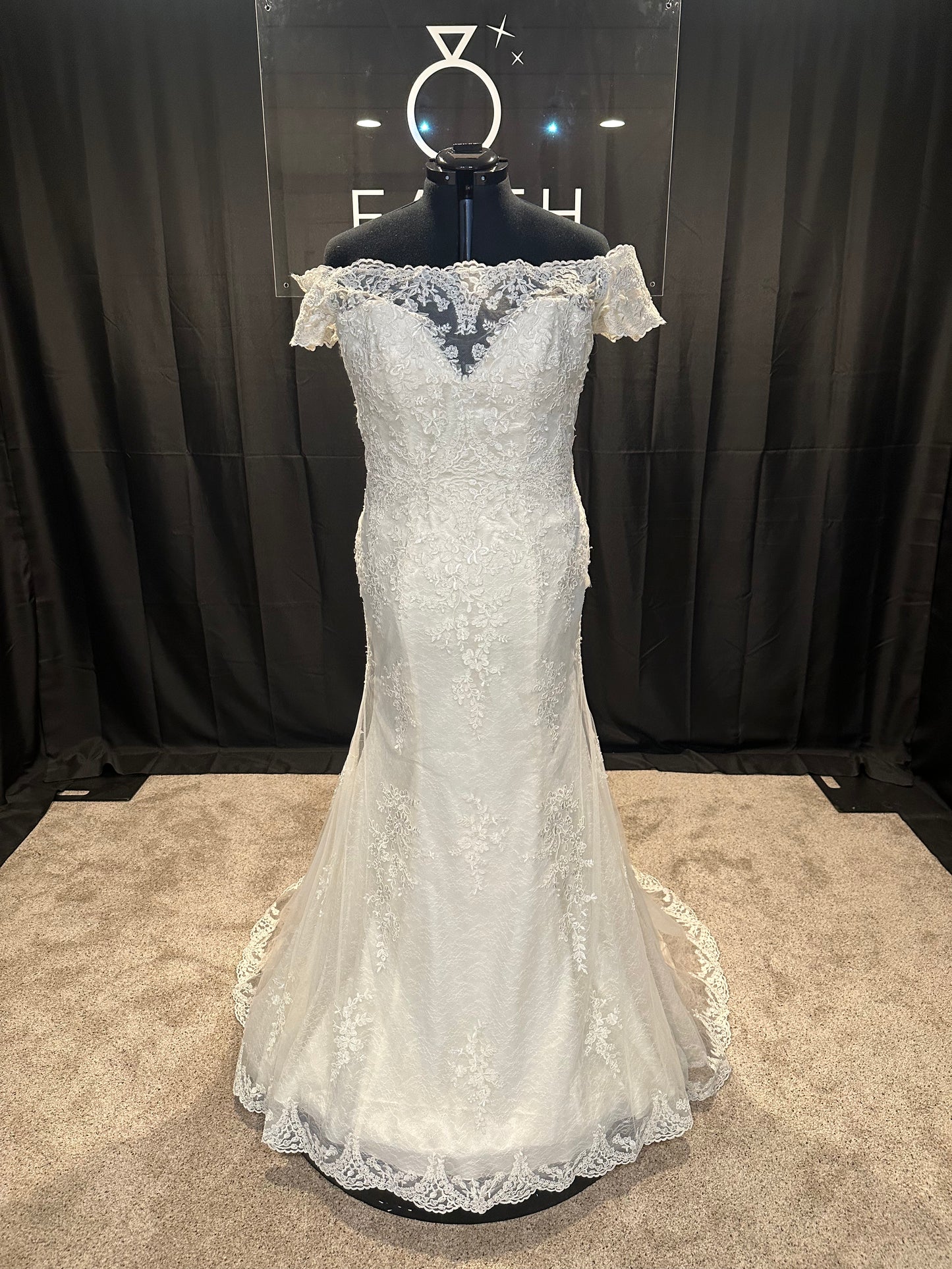 Christina Wu 18017 Size 16