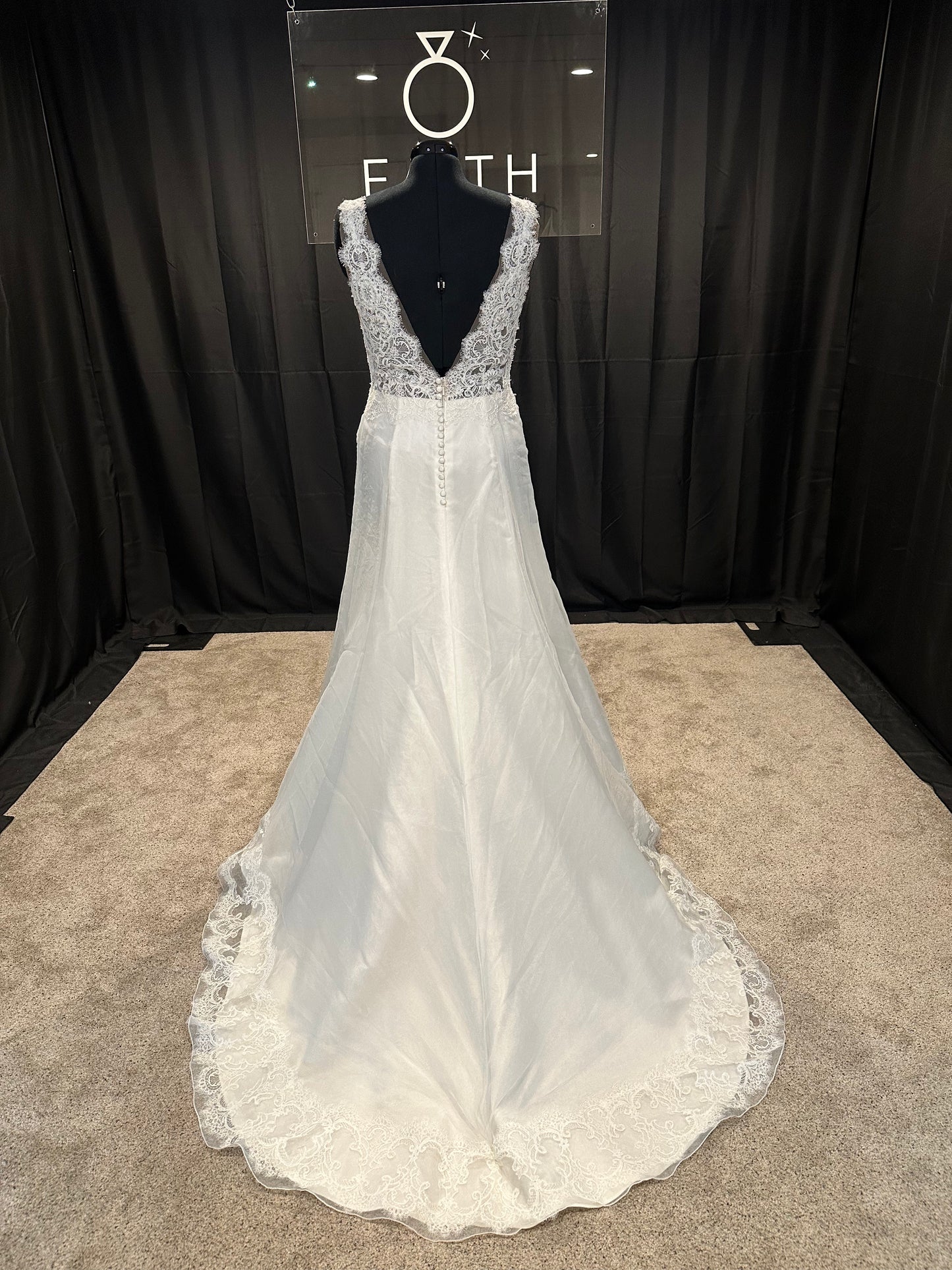Casablanca BL269 Size 14