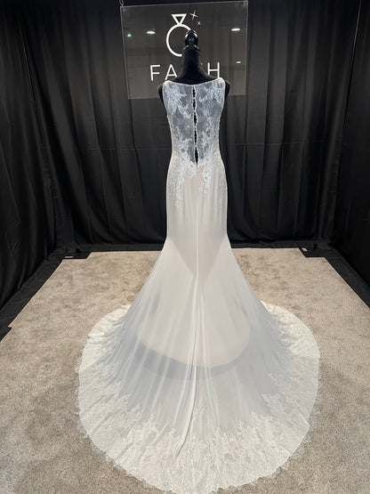 Enzoani Layla Size 8