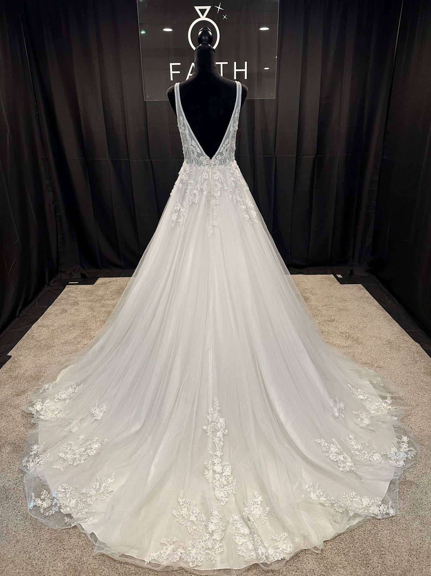 Essence of Australia D3151 Size 10