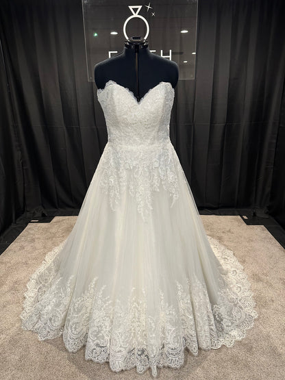 Christina Wu 19280 Size 16