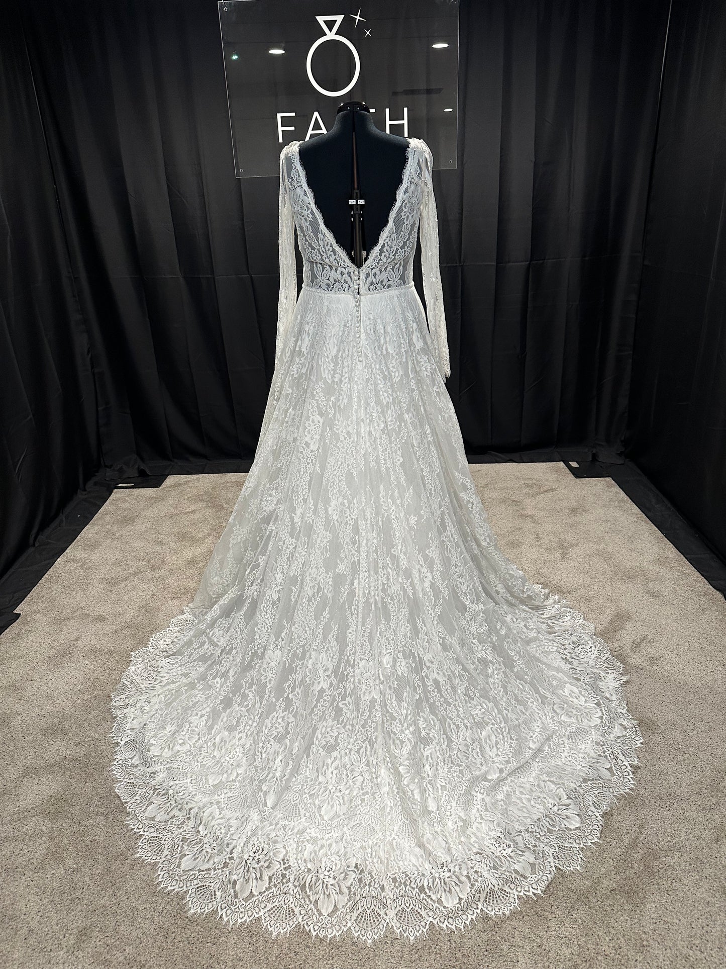 Christina Wu 19277 Size 18