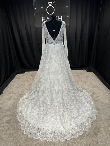 Christina Wu 19277 Size 18