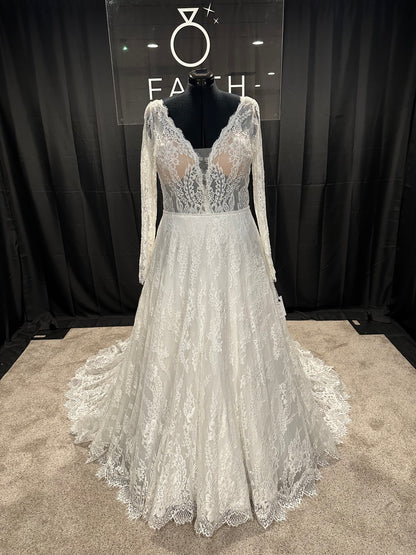 Christina Wu 19277 Size 18