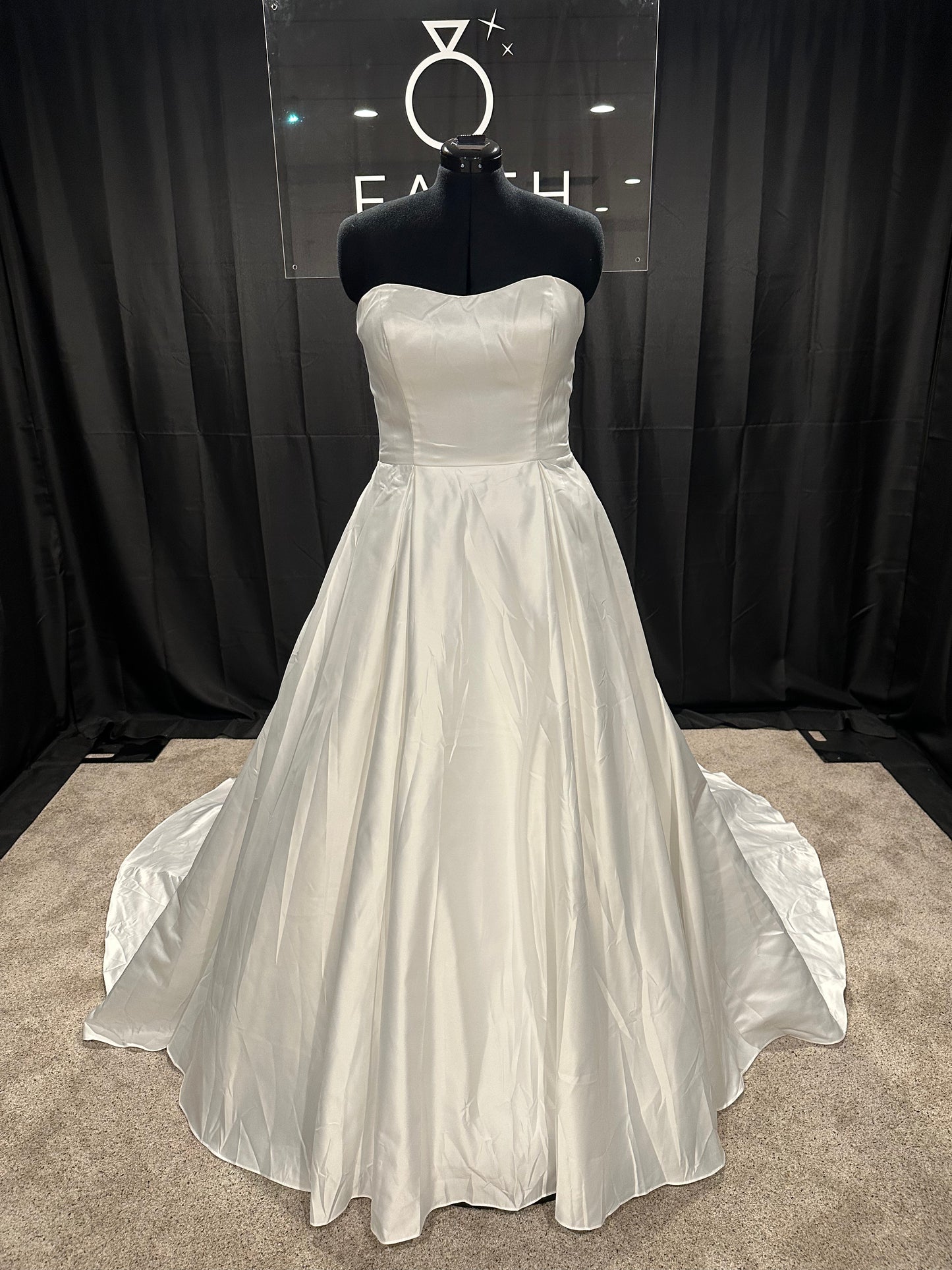Sophia Size 14