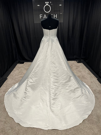 Sophia Size 14