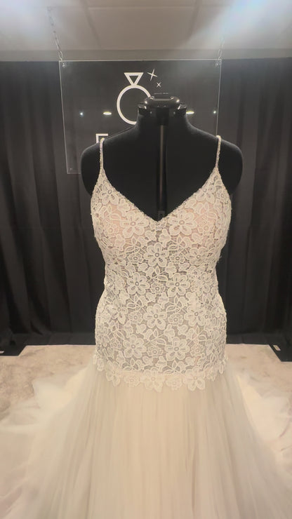 Evelyn Bridal Faye Size 16