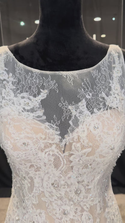 Enzoani Layla Size 8
