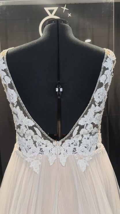 Christina Wu 19189 Size 18