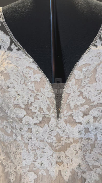 Christina Wu 19189 Size 18