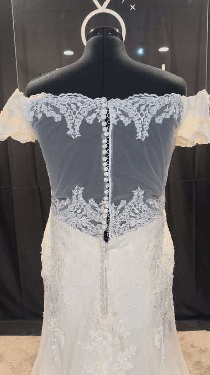 Christina Wu 18017 Size 16