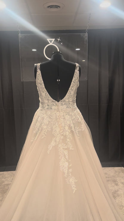 Evelyn Bridal Kyanna Size 18