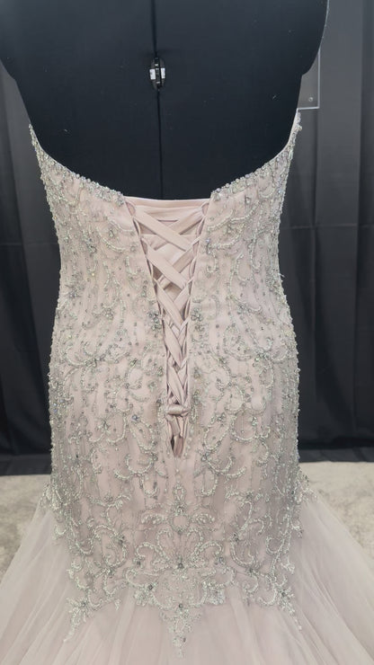 Essence of Australia D2195 Size 14