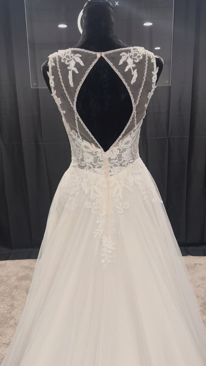 Evelyn Bridal Avery Size 6