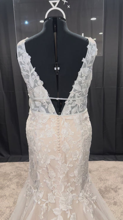Moonlight Bridal J6876 Size 18