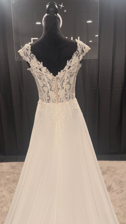 Evelyn Bridal Adora Size 6