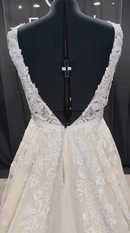 Christina Wu 18119 Size 14