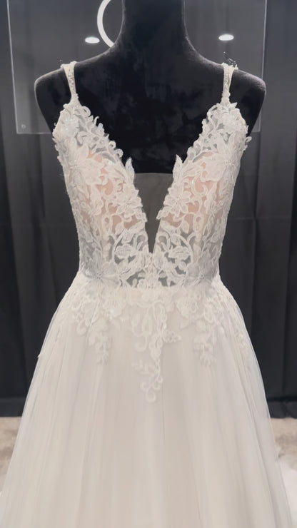 Evelyn Bridal Avery Size 6