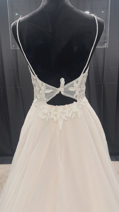 Christina Wu 19276 Size 8